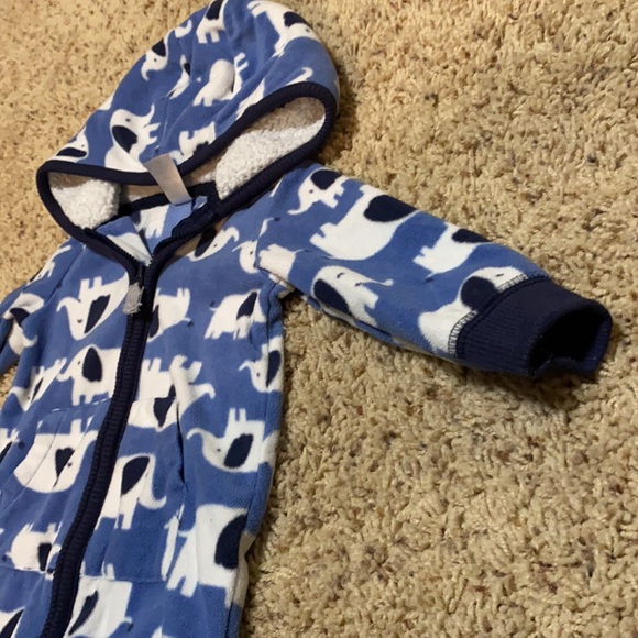 LIKE NEW super soft/warm zip-up elephant one-piece w/ sherpa-lined hood size 9M - Picture 4 of 8